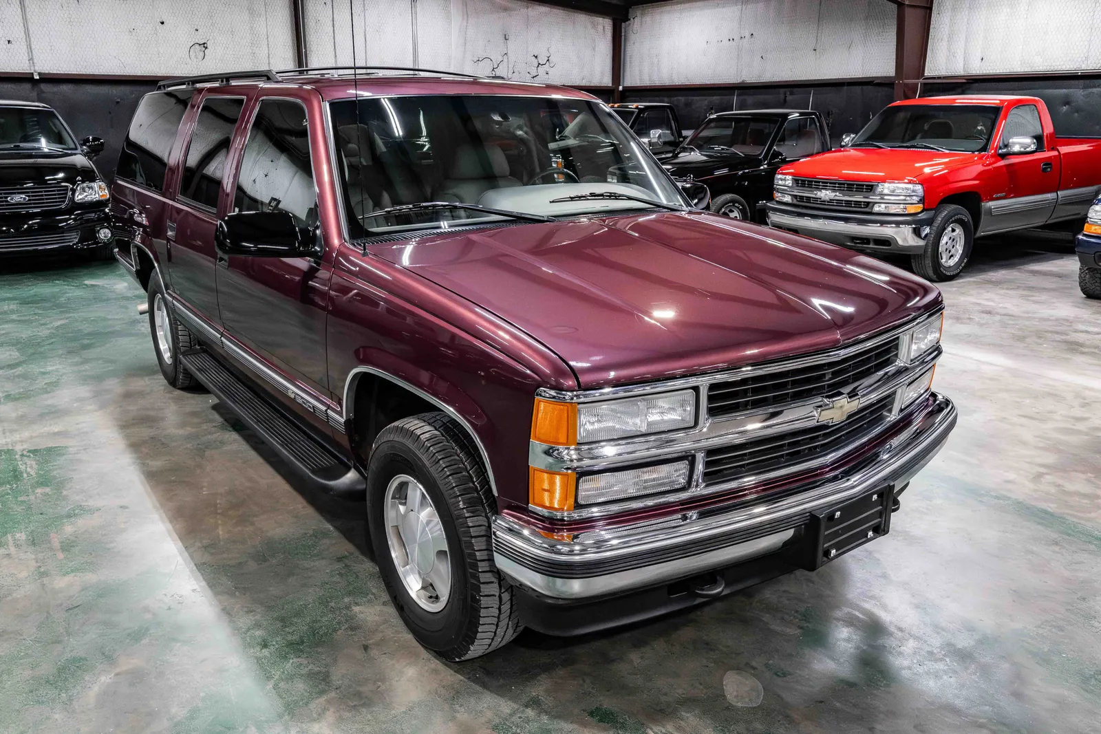 1996-Chevrolet-Suburban-Red Maple Metallic-3GNFK16R3TG160347-39.jpg